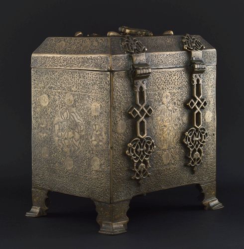 잠금장치가 있는 귀중품 상자아타베그 왕조 13세기, 북부 이라크 또는 자지라 [카타르 이슬람예술박물관 제공. 재판매 및 DB 금지]