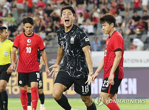 이호재 '내가 주인공'(용인=연합뉴스) 홍기원 기자 = 11일 경기도 용인미르스타디움에서 열린 2025년 동아시아축구연맹(EAFF) E-1 챔피언십(동아시안컵) 남자부 2차전 한국과 홍콩의 경기. 골을 넣은 한국 이호재가 기뻐하고 있다. 2025.7.11 xanadu@yna.co.kr