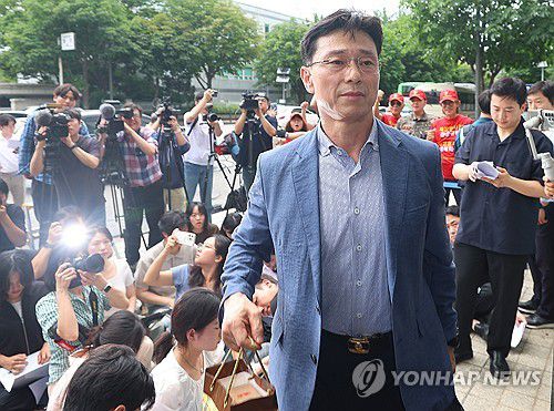 순직해병 특검 출석하는 임성근 전 사단장(서울=연합뉴스) 김도훈 기자 = 임성근 전 해병대 1사단장이 2일 서울 서초구에 마련된 순직해병 특검 사무실로 출석하고 있다. 2025.7.2 superdoo82@yna.co.kr