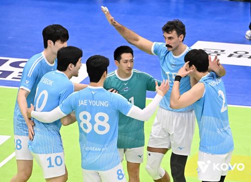 득점 후 기뻐하는 대한항공 선수들[한국배구연맹 제공. 재판매 및 DB 금지]