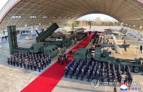 김정은, 북한 공군창설 80주년 기념행사 참석…주애 동행(평양 조선중앙통신=연합뉴스)  김정은 국무위원장이 딸 주애와 함께 지난 28일 제2공군사단 59길영조영웅연대 갈마비행장에서 북한 공군 창설 80주년 기념행사에 참석해 장병들을 치하하고  항공절 기념 공군 시위비행 및 기념보고대회와 기념공연을 관람했다고 조선중앙통신이 30일 보도했다.  2025.11.30      [국내에서만 사용가능. 재배포 금지. For Use Only in the Republic of Korea. No Redistribution] nkphoto@yna.co.kr