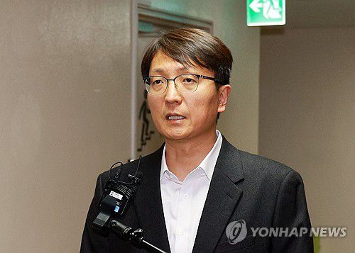 쿠팡 대표 "쿠팡 고객과 국민께 사과…빠른 사태 규명 노력"(서울=연합뉴스) 한종찬 기자 = 박대준 쿠팡 대표가 30일 정부서울청사에서 대규모 개인정보 유출 사고에 대해 공개 사과하고 있다. 2025.11.30 saba@yna.co.kr