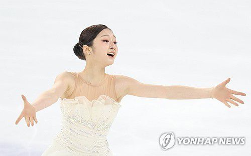 신지아의 명품 연기(서울=연합뉴스) 신준희 기자 = 30일 목동아이스링크에서 열린 2025 전국남녀 피겨스케이팅 회장배 랭킹대회 여자 싱글 프리스케이팅에 출전한 신지아가 경기를 펼치고 있다.     이번 대회는 2026 밀라노·코르티나담페초 동계올림픽에 나설 대표팀 선수(남자 2명·여자 2명)를 뽑기 위한 1차 선발전이다. 2025.11.30 hama@yna.co.kr