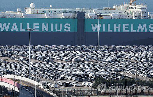 경기도 평택항에 수출용 자동차가 세워져 있는 모습[연합뉴스 자료사진]