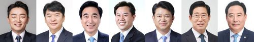 민주당 소속 출마 예상자왼쪽부터 강훈식, 문진석, 박수현, 박정현, 복기왕, 양승조, 어기구(가나다순)