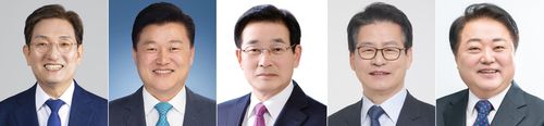 더불어민주당 충북도지사 후보군(청주=연합뉴스) 왼쪽부터 노영민 전 대통령 비서실장, 신용한 지방시대위원회 부위원장, 송기섭 진천군수, 임호선 국회의원, 한범덕 전 청주시장 [연합뉴스 자료사진]