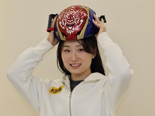 쇼트트랙 대표팀 주장 최민정(서울=연합뉴스) 서명곤 기자 = 쇼트트랙 국가대표 최민정이 4일 서울 강남구 올댓스포츠 사옥에서 연합뉴스와 인터뷰를 앞두고 포즈를 취하고 있다. 2025.12.4. seephoto@yna.co.kr