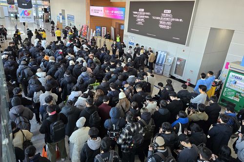 AGF 입장 기다리는 애니메이션·게임 팬 열기    (고양=연합뉴스) 김주환 기자 = 국내 최대 애니메이션·게임 축제 'AGF 2025' 개막일인 5일 경기 고양시 킨텍스 제1전시장에서 팬들이 행사 입장을 기다리고 있다. 2025.12.5 jujuk@yna.co.kr