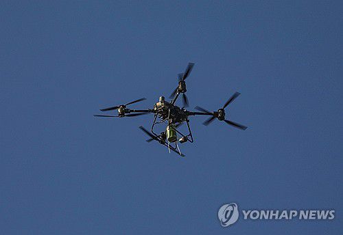 가자지구를 날아다니는 이스라엘의 드론[EPA=연합뉴스. 재판매 및 DB 금지]