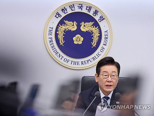 이재명 대통령, 수석보좌관회의 발언(서울=연합뉴스) 김도훈 기자 = 이재명 대통령이 4일 용산 대통령실에서 열린 수석보좌관회의에서 발언하고 있다. 2025.12.4 superdoo82@yna.co.kr