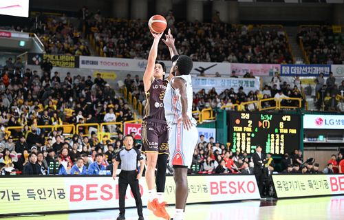 LG 타마요의 슛[KBL 제공. 재판매 및 DB 금지]