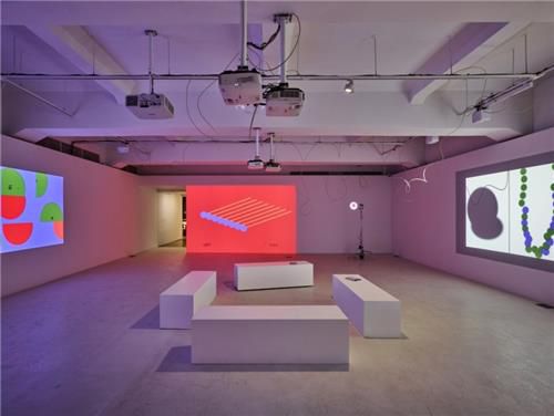 전시 전경일민미술관에서 열리고 있는 이현태 개인전 '나선정원' 전경 [한국문화예술위원회 제공. 재판매 및 DB 금지]