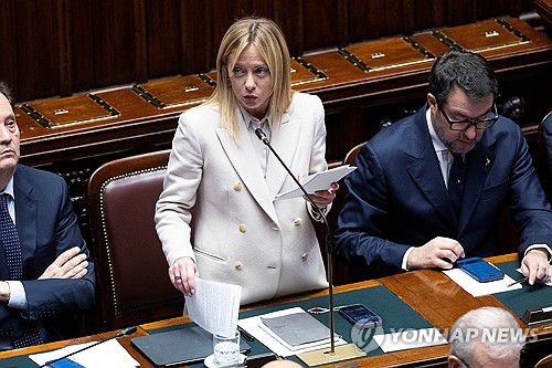 이탈리아 하원에서 보고하는 멜로니 총리[로이터 연합뉴스 자료사진. 재배포 및 DB 금지]