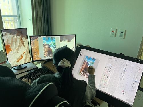 작업 중인 윤미경 작가[작가 제공. 재판매 및 DB 금지]