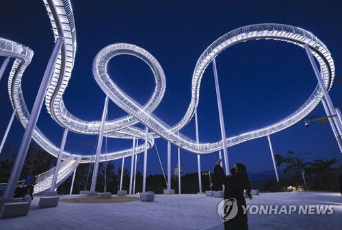 포항 스페이스 워크밤을 맞은 포항 스페이스 워크 [촬영 성연재]
