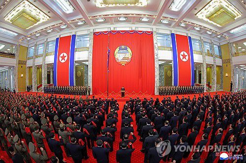 김정은, 북한 헌법절 기념 의식에 참석(평양 조선중앙통신=연합뉴스)  김정은 국무위원장이 지난 27일 만수대의사당에서 북한 헌법절기념 국기게양 및 선서의식에 참석했다고 조선중앙통신이 28일 보도했다.  2025.12.28      [국내에서만 사용가능. 재배포 금지. For Use Only in the Republic of Korea. No Redistribution] nkphoto@yna.co.kr