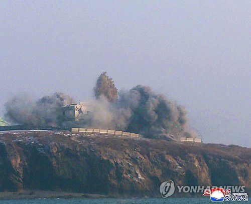 북한, 장거리순항미사일 시험발사(평양 조선중앙통신=연합뉴스) 북한은 28일 서해상에서 김정은 북한 국무위원장이 참석한 가운데 장거리전략순항미사일 발사 훈련을 진행했다고 조선중앙통신이 29일 보도했다.2025.12.29      [국내에서만 사용가능. 재배포 금지. For Use Only in the Republic of Korea. No Redistribution] nkphoto@yna.co.kr