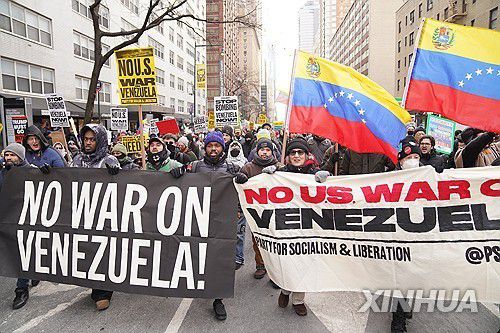 미국 뉴욕에서 벌어진 베네수엘라 공격 항의 시위[신화통신=연합뉴스 자료사진.재판매 및 DB금지]