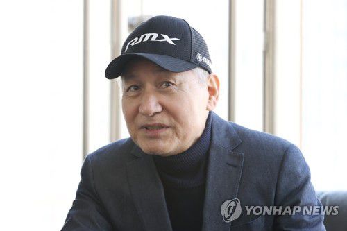 인터뷰하는 배우 안성기(서울=연합뉴스) 강민지 기자 = 배우 안성기가 지난 2023년 2월 서울 중구 신영균예술문화재단에서 연합뉴스와 인터뷰를 하고 있다. 2023.2.24 mjkang@yna.co.kr