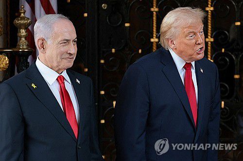 지난달 29일 미국 플로리다에서 만난 네타냐후(왼쪽), 트럼프[로이터 연합뉴스. 재판매 및 DB 금지]