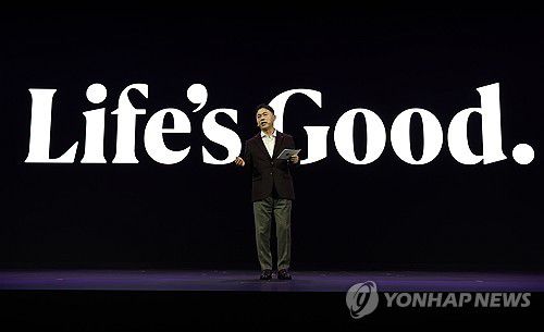 LG 월드 프리미어 참석한 류재철 CEO(라스베이거스=연합뉴스) 김성민 기자 = 류재철 LG전자 CEO가 세계 최대 가전·정보기술(IT) 전시회 CES 2026을 앞둔 5일(현지시간) 미국 네바다주 라스베이거스 만달레이호텔에서 열린 LG 월드 프리미어 2026에서 발언하고 있다. 2026.1.6 ksm7976@yna.co.kr