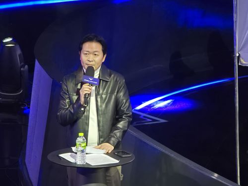 인사하는 이정훈 LCK 사무총장    (서울=연합뉴스) 김주환 기자 = 이정훈 LCK 사무총장이 7일 서울 종로구 치지직 롤파크에서 열린 2026 LCK컵 미디어 데이 행사 시작에 앞서 인사하고 있다. 2026.1.7 jujuk@yna.co.kr