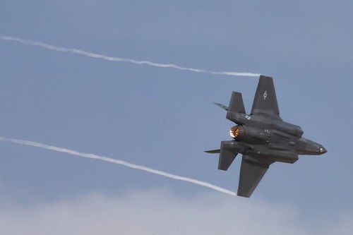 두바이 에어쇼서 비행 중인 美 F-35[홍콩 SCMP 캡처. 재판매 및 DB 금지]