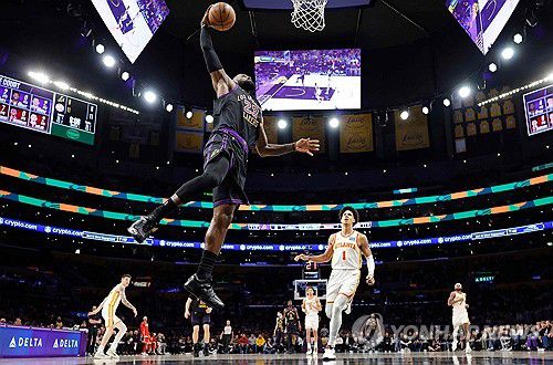 르브론 제임스의 덩크[게티이미지/AFP=연합뉴스]