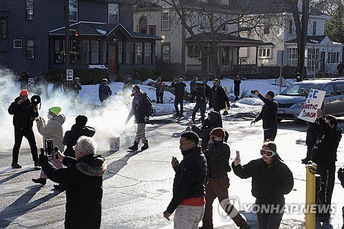 미네소타에서 벌어지는 反ICE 시위[로이터 연합뉴스]