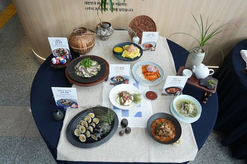 정지선 셰프와 허진 명장이 선보인 나주 특산물 활용 신메뉴[나주시 제공. 재판매 및 DB 금지]