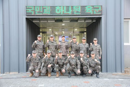 화재 진화한 육군 제22보병사단 장병들[육군 제22보병사단 제공. 재판매 및 DB 금지]