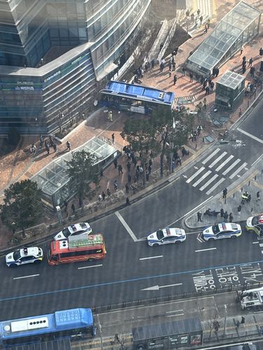 서대문역사거리 인도로 버스 돌진[독자 제공. 재판매 및 DB 금지]