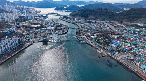 통영항 오션뷰케이션 조감도위쪽 다리부터 차례로 통영대교, 충무교, 오션뷰케이션 보도교 [통영시 제공. 재판매 및 DB 금지]