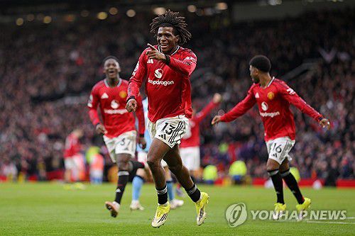 골세리머니를 펼치는 맨유의 파트리크 도르구[EPA=연합뉴스]