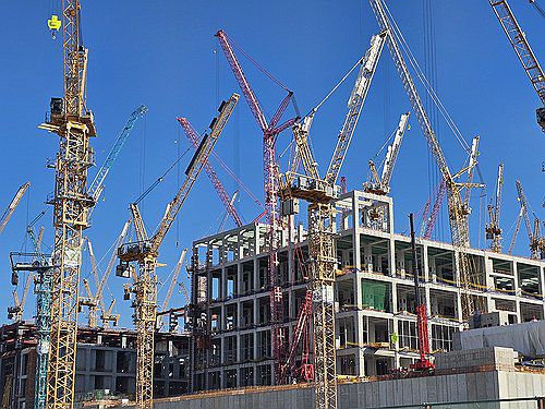 SK하이닉스 용인 클러스터 공사 현장(용인=연합뉴스) 김민지 기자 = 지난 26일 찾은 SK하이닉스 용인 클러스터 공사 현장. 첫 전진기지인 1기 팹 공사가 수십 대의 대형 크레인에 둘러싸여 한창 진행 중이다. 2025.12.28 jakmj@yna.co.kr