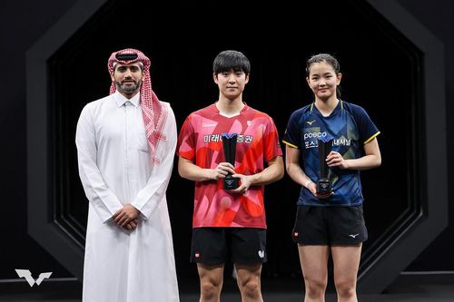 WTT 스타 컨텐더 도하 혼합복식 준우승을 합작한 박강현(중앙)과 김나영(오른쪽).[WTT 인스타그램 캡처. 재판매 및 DB 금지]