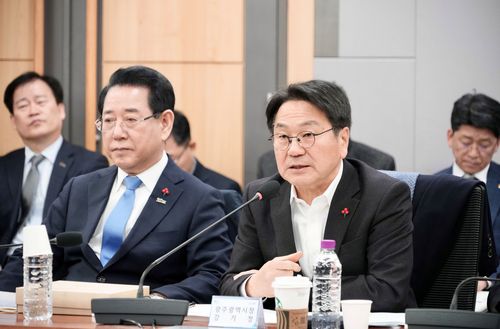 광주·전남 통합 특별법 간담회에 참석한 시도지사[광주시 제공. 재판매 및 DB 금지]