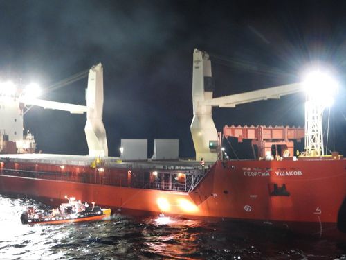 러 화물선 안전관리 중인 해경[동해지방해양경찰청 제공. 재판매 및 DB 금지]