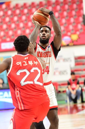 슛하는 자밀 워니[KBL 제공. 재판매 및 DB 금지]