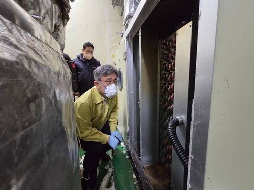 화재 현장 살펴보는 허민 국가유산청장[국가유산청 제공. 재판매 및 DB 금지]