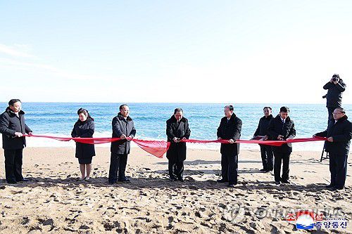 북한, 동해안에 염분진해안공원지구 준공(평양 조선중앙통신=연합뉴스)  북한 조선중앙통신은 염분진해안공원지구 준공식이 지난 21일에 진행됐다고 23일 보도했다. 동해안 경성군에 위치한 염분진해안공원지구에는 대형여객선 모양을 한 해양여관(해양호텔) 등 다양한 서비스 시설들이 건설됐다고 밝혔다. 2026.1.23      [국내에서만 사용가능. 재배포 금지. For Use Only in the Republic of Korea. No Redistribution] nkphoto@yna.co.kr