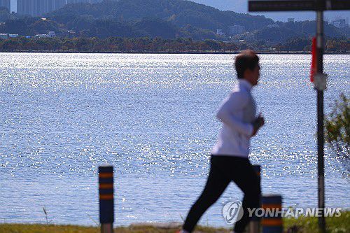 달리기하는 시민[연합뉴스 자료 사진]