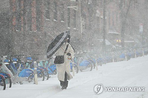 눈 내리는 미국 뉴욕시[뉴욕 AFP=연합뉴스. 재판매 및 DB 금지]