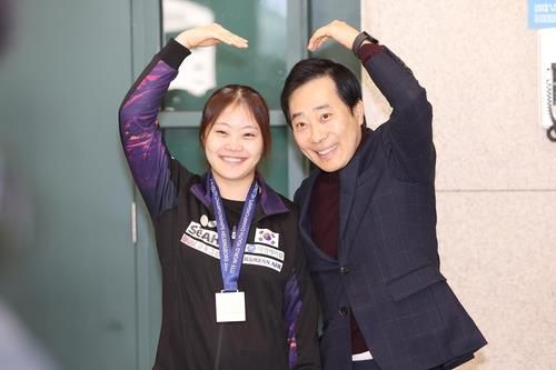 유남규 한국거래소 감독(오른쪽)과 딸 유예린[대한탁구협회 제공. 재판매 및 DB 금지]