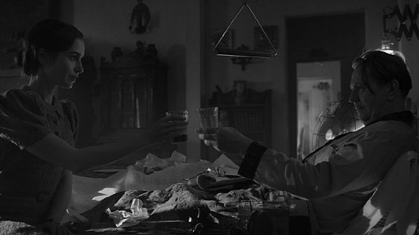 '리타 알렉산더와 허먼 맹키위츠의 만남' 스틸컷(넷플릭스 제공)