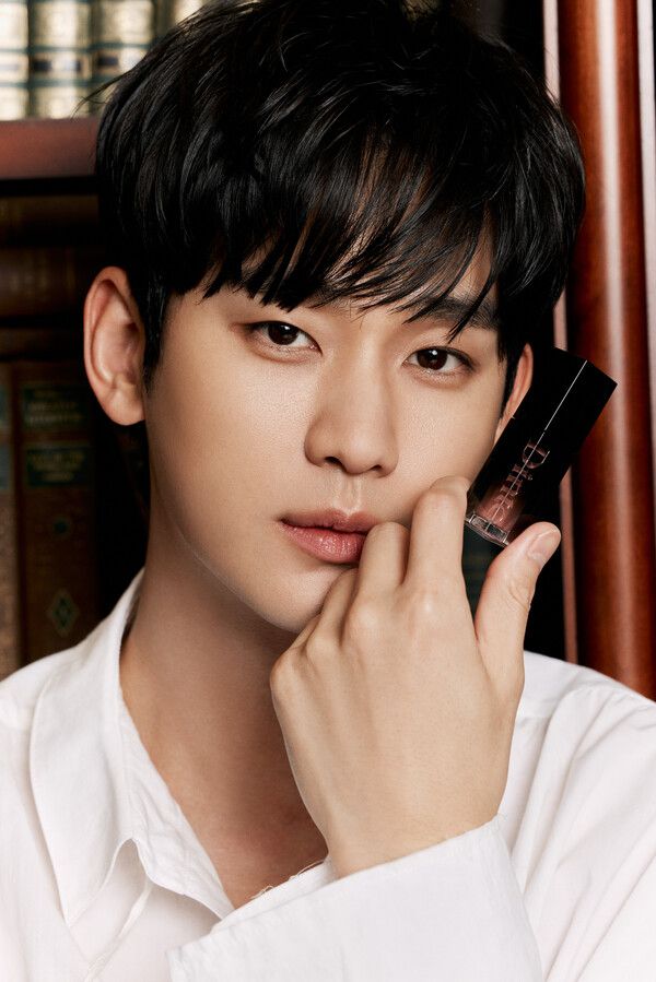 김수현 / 사진=딘토