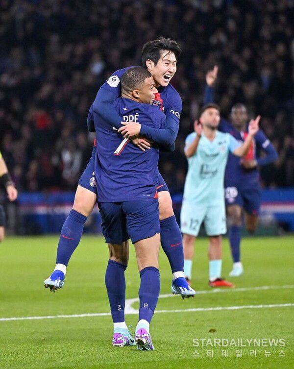 PSG 이강인&음바페 ⓒPSG 공식 SNS