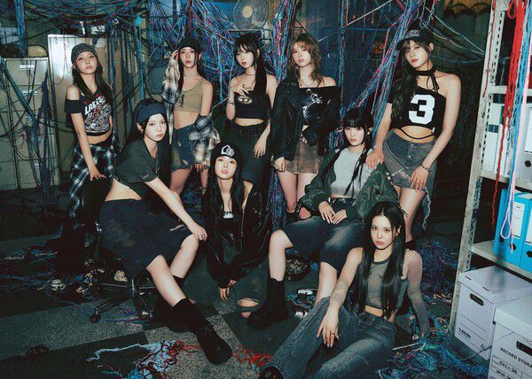 JYP엔터테인먼트 제공