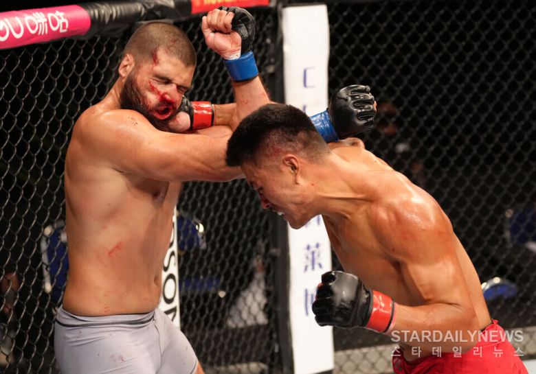 장밍양 vs 투코 토코스 ⓒUFC