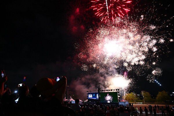 15일 뚝섬한강공원 수변무대에서 진행된 ‘2025 코리안드림 한강대축제’ 에서 불꽃쇼로 대망의 광복 80주년 기념 대축제의 피날레를 장식했다